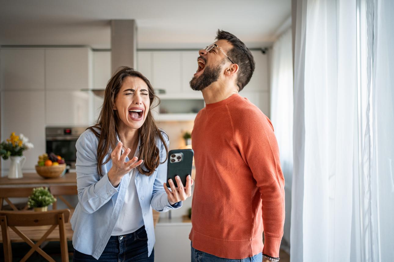 Therapist Reveals 6 Instagram Relationship Myths Ruining Modern Love